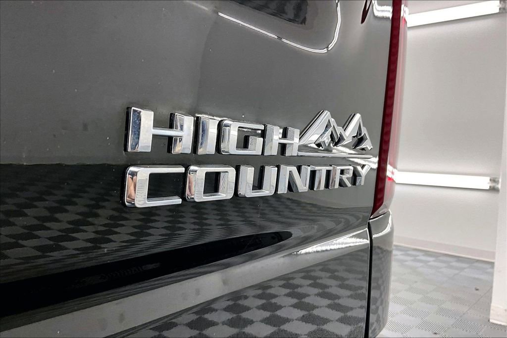 Used 2024 Chevrolet Silverado 1500 High Country w/ High Country Premium Package AWD/4WD image 8