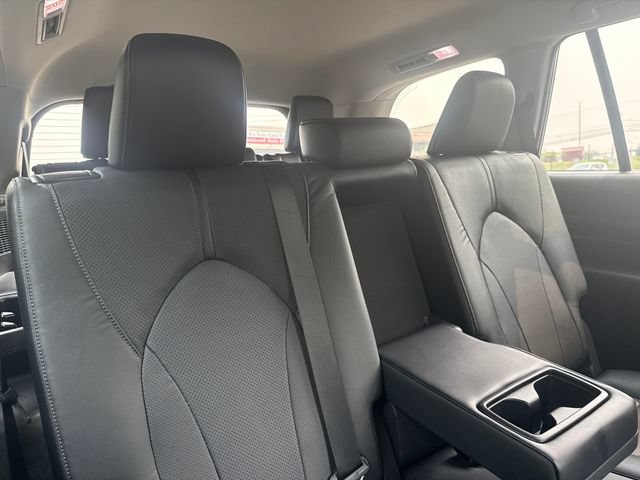 Used 2024 Toyota Grand Highlander AWD image 17