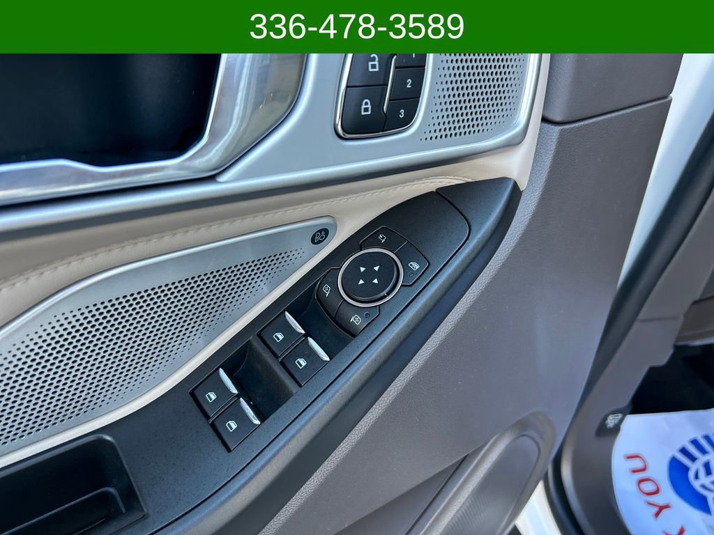 Certified 2020 Ford Explorer Platinum w/ Premium Technology Package image 11