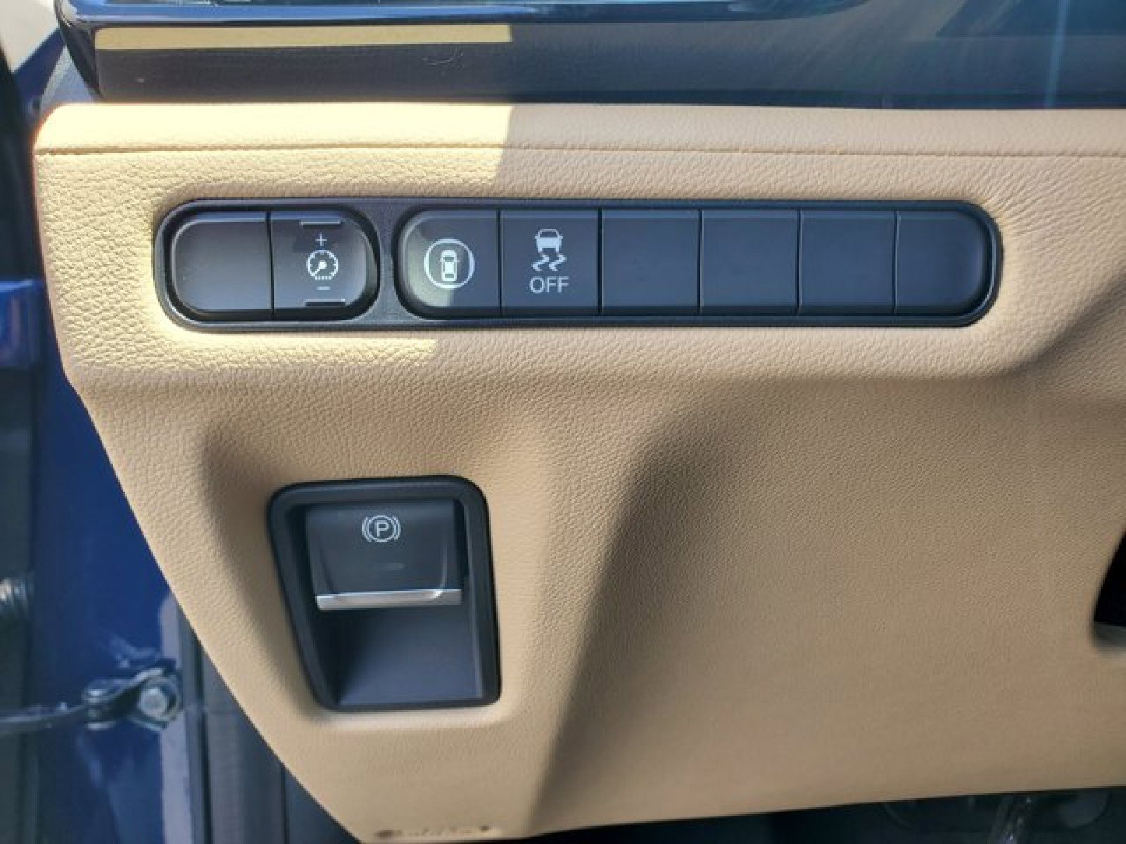 Used 2023 Acura MDX SH-AWD image 18