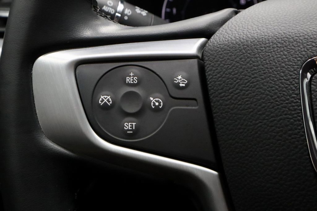 Used 2023 GMC Acadia SLT image 30
