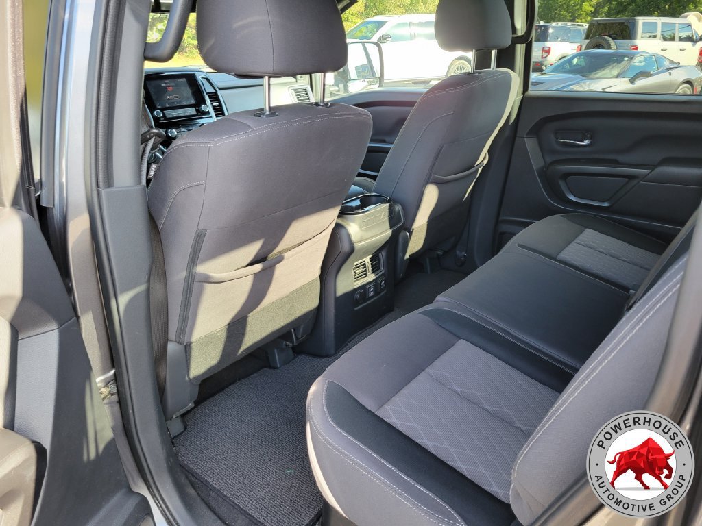 Used 2024 Nissan Titan SV w/ SV Convenience Package RWD image 15