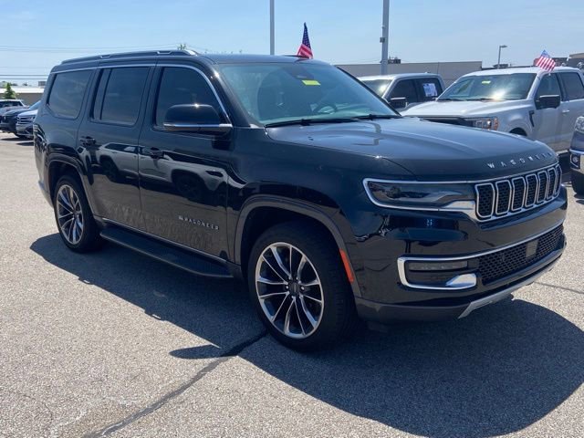 Used 2022 Jeep Wagoneer Series II w/ Premium Group I AWD/4WD image 2