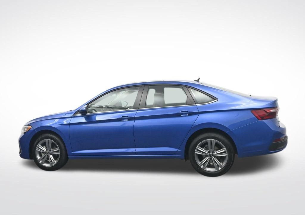 Used 2024 Volkswagen Jetta SE FWD image 10
