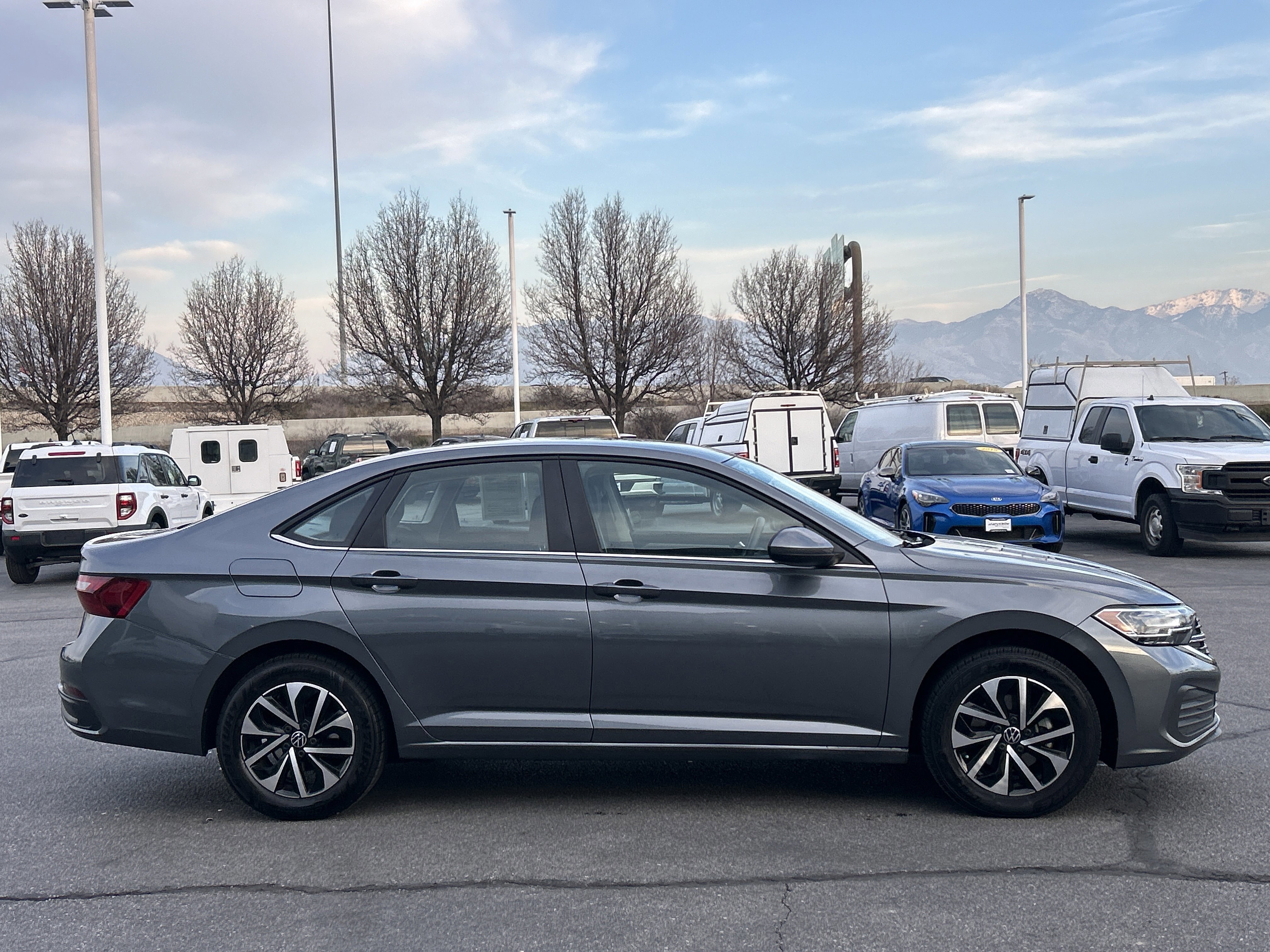 Used 2023 Volkswagen Jetta S image 6