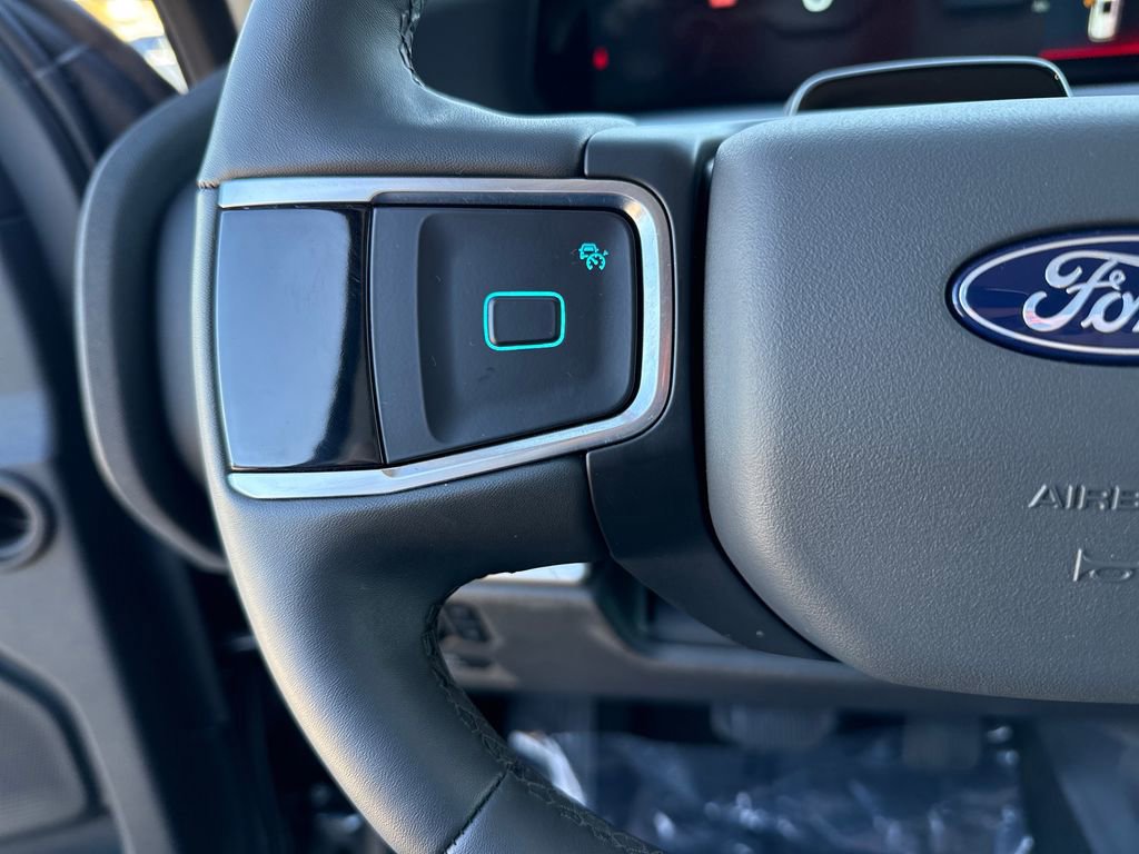 Certified 2025 Ford Expedition Active image 17