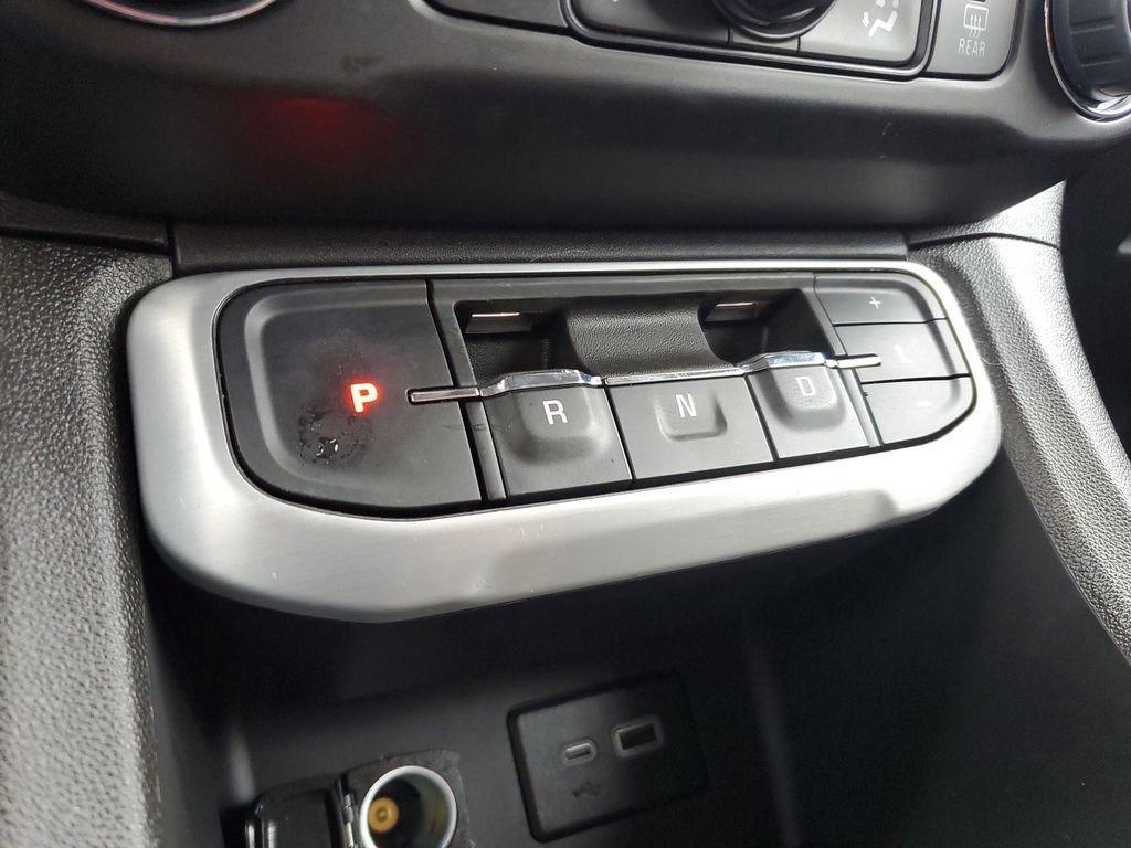 Used 2023 GMC Acadia SLE w/ Driver Convenience Package image 26