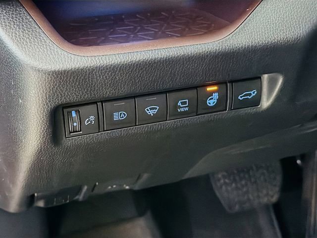 Used 2022 Toyota RAV4 Limited AWD/4WD image 12