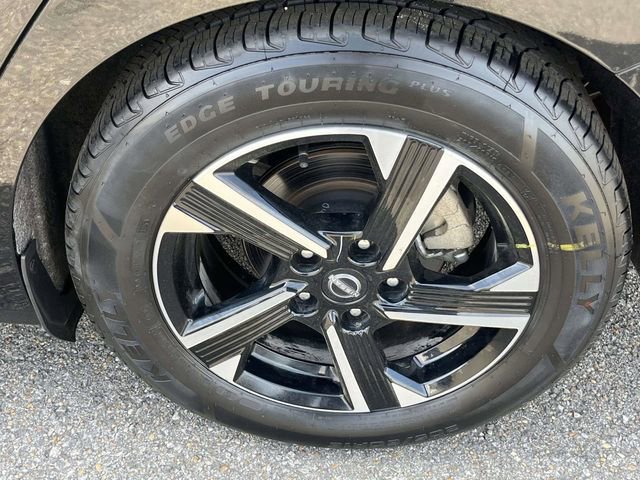 Used 2025 Nissan Sentra SV image 6