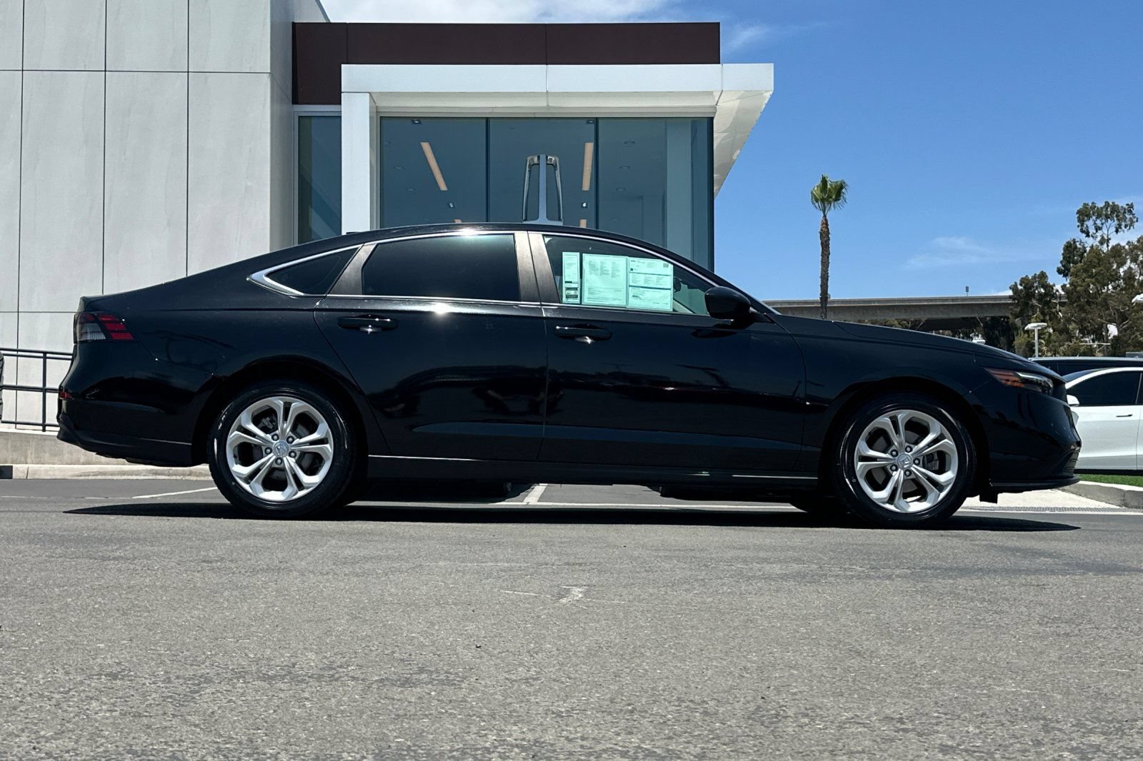 Used 2023 Honda Accord LX image 2