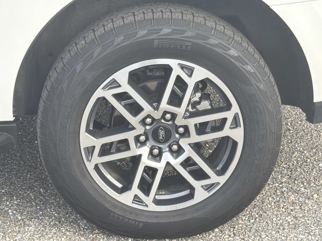Certified 2025 Ford Expedition Active AWD/4WD image 10