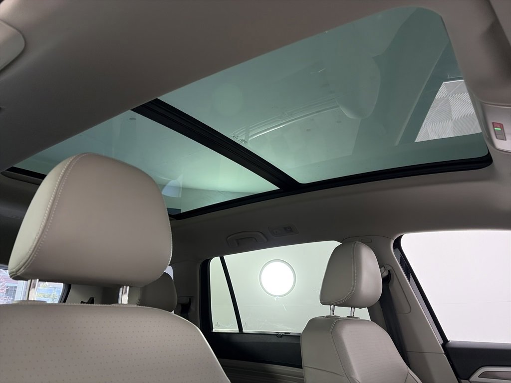 Used 2023 Volkswagen Atlas SEL image 33