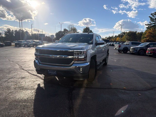 Used 2018 Chevrolet Silverado 1500 LT w/ All Star Edition AWD/4WD image 4