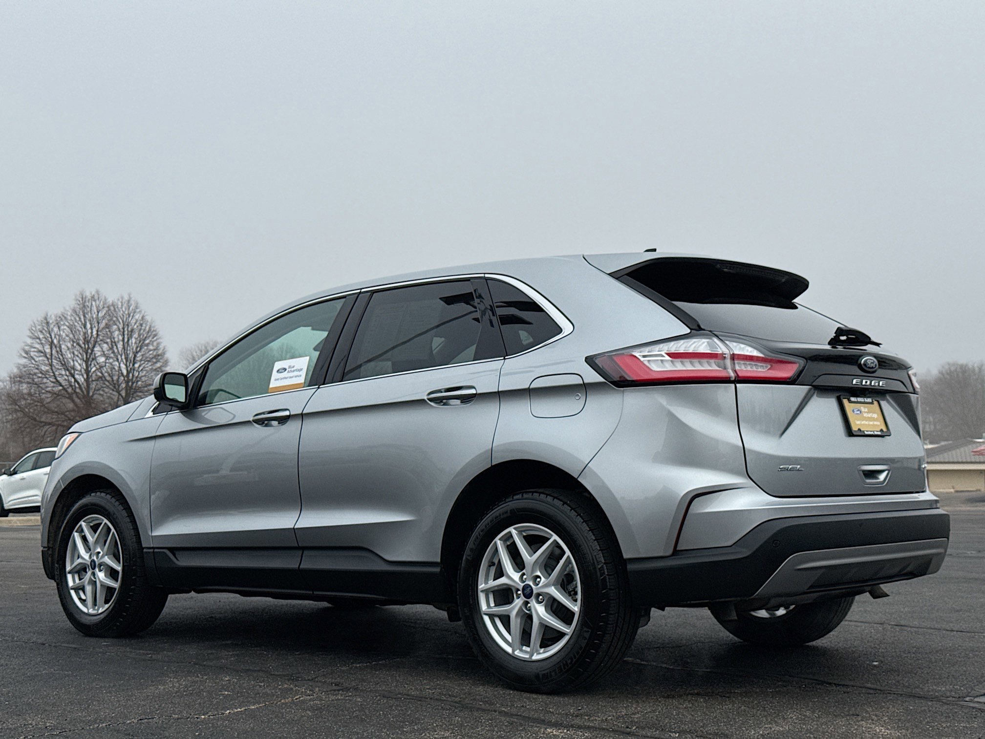 Certified 2022 Ford Edge SEL w/ Convenience Package image 2