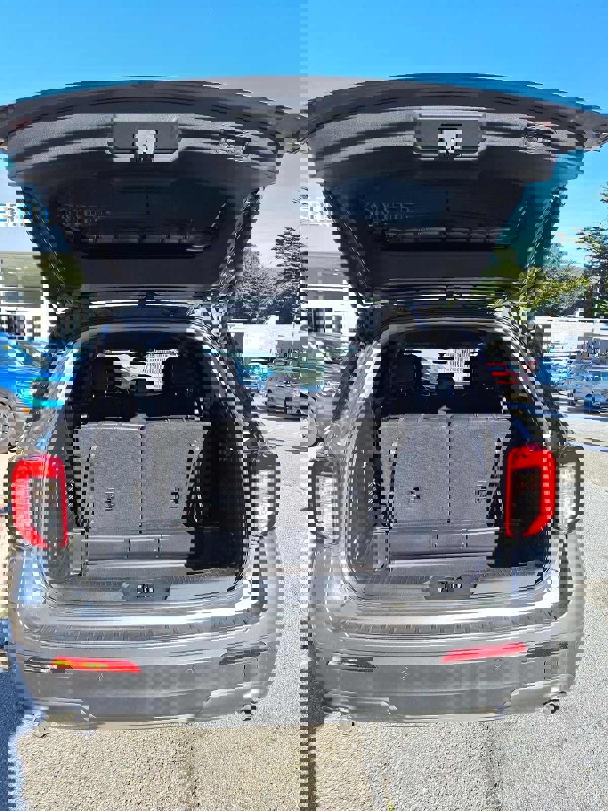 Certified 2023 Ford Explorer XLT w/ Equipment Group 202A image 6