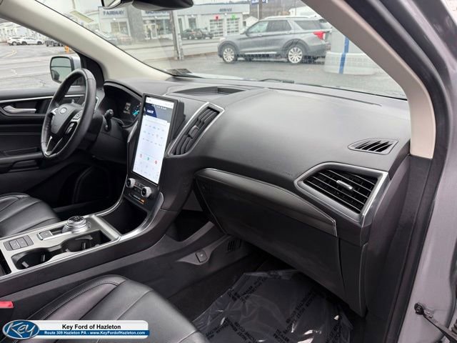 Certified 2022 Ford Edge Titanium image 31