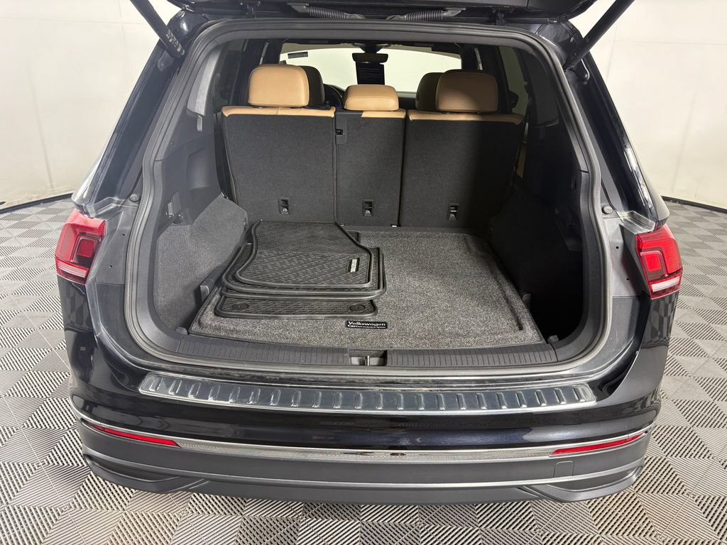 Used 2022 Volkswagen Tiguan SE w/ Panoramic Sunroof Package AWD/4WD image 32