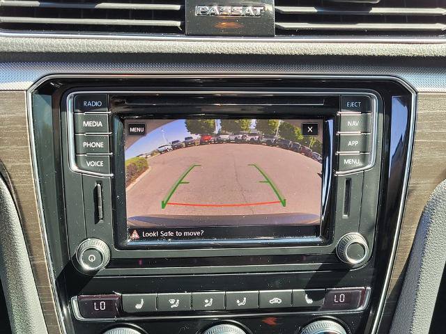 Used 2018 Volkswagen Passat 2.0T SEL Premium FWD image 22