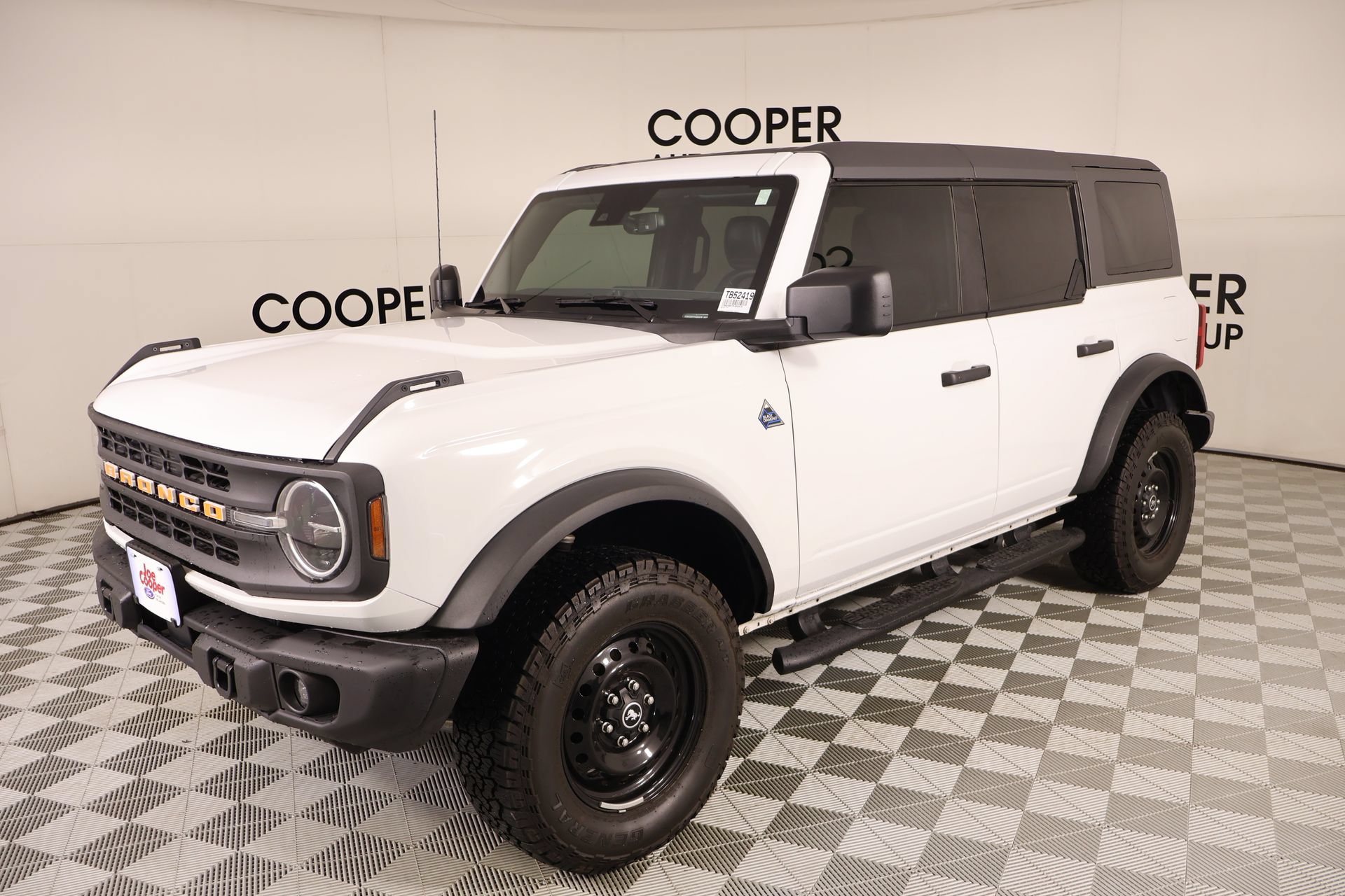 Certified 2023 Ford Bronco Black Diamond AWD/4WD image 11