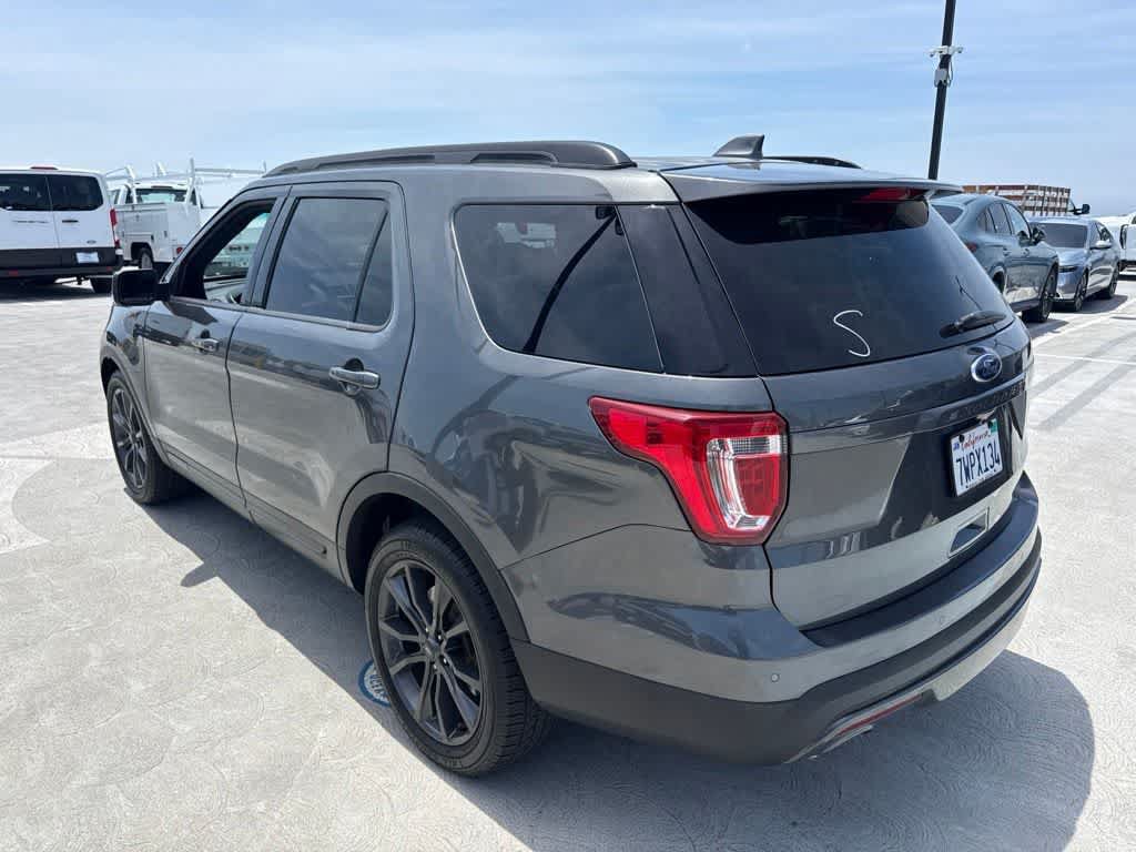 Certified 2017 Ford Explorer XLT w/ Equipment Group 202A FWD image 3