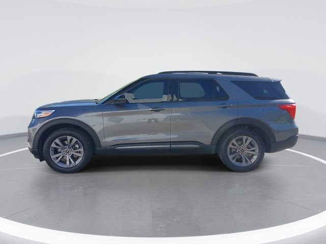 Certified 2022 Ford Explorer XLT w/ Equipment Group 202A AWD/4WD image 2