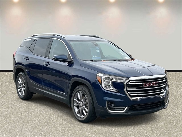 Used 2023 GMC Terrain SLT image 3