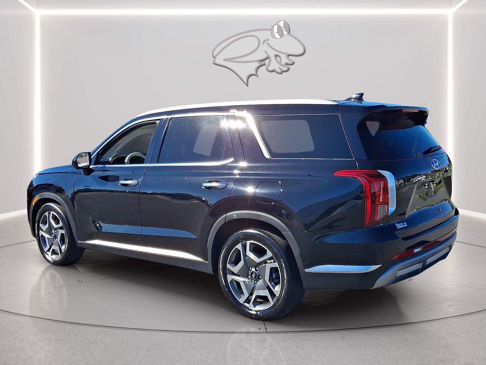 Used 2024 Hyundai Palisade Limited AWD/4WD image 3