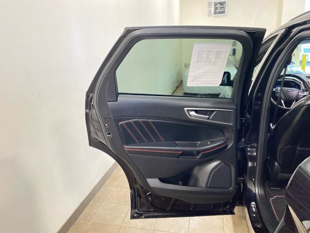 Certified 2020 Ford Edge ST-Line AWD/4WD image 8