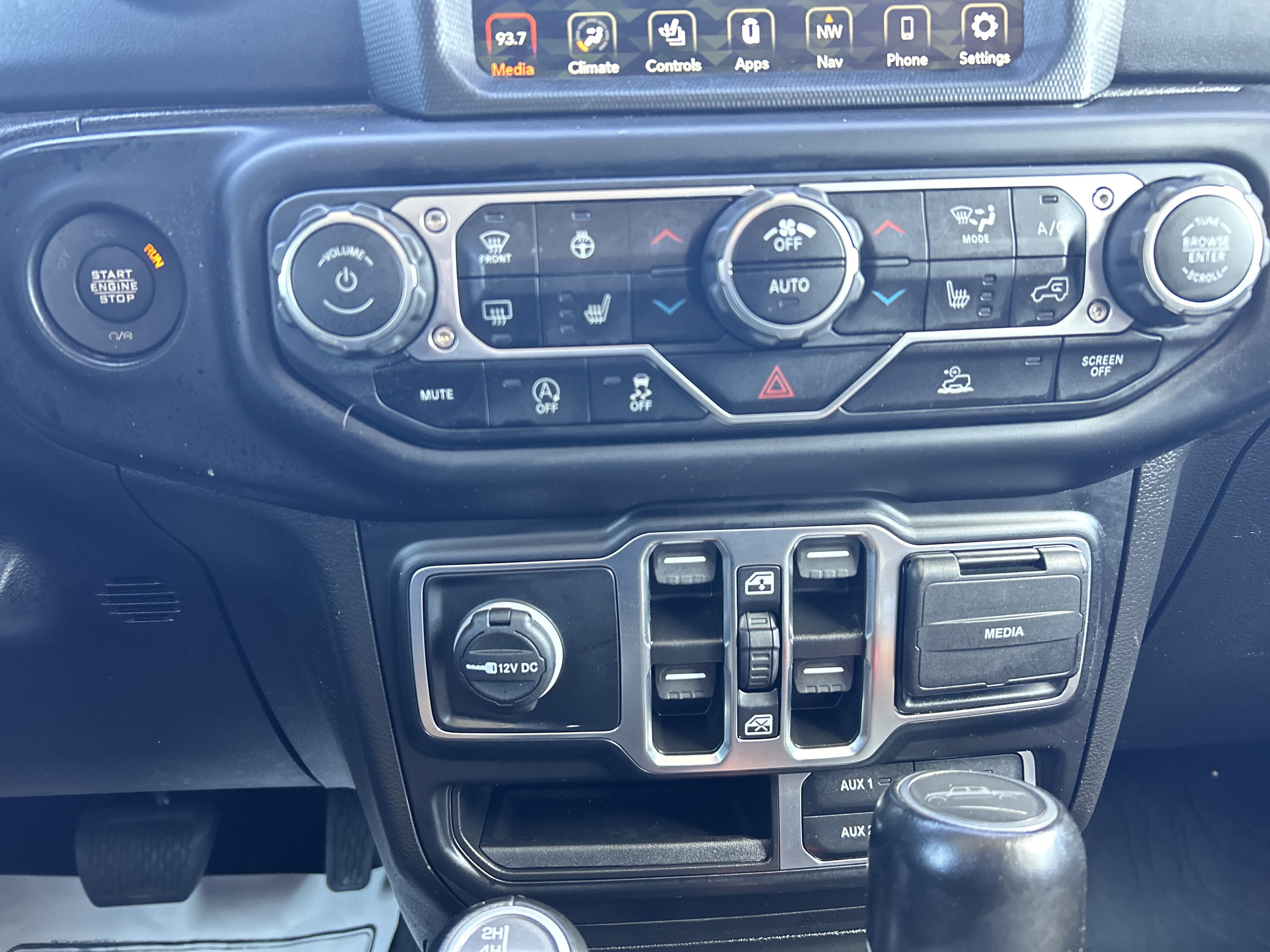 Used 2022 Jeep Gladiator Overland w/ Popular Equipment Package AWD/4WD image 19