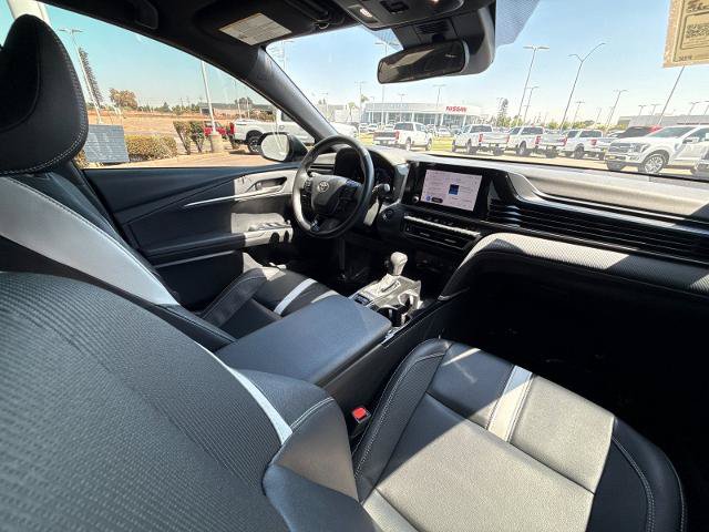 Used 2025 Toyota Camry SE FWD image 9