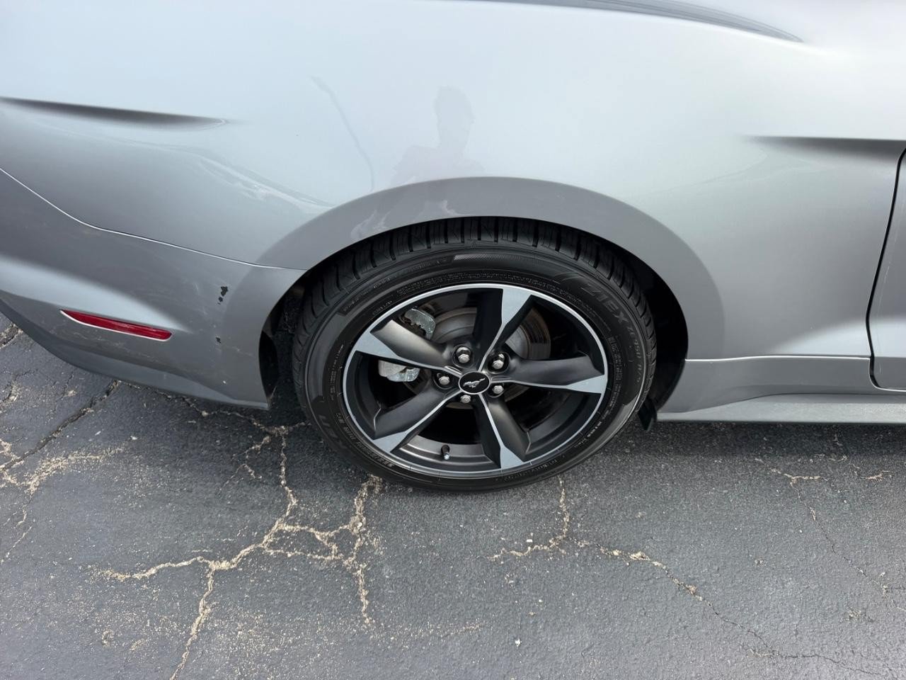 Certified 2021 Ford Mustang Coupe RWD image 6