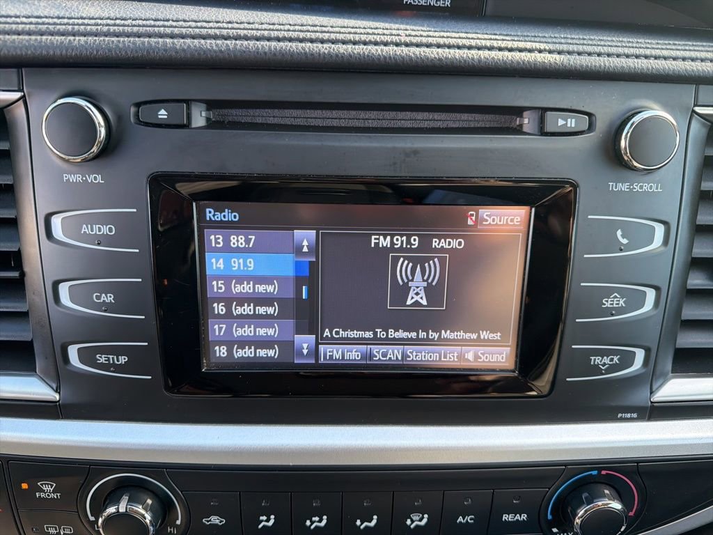 Used 2019 Toyota Highlander LE image 26