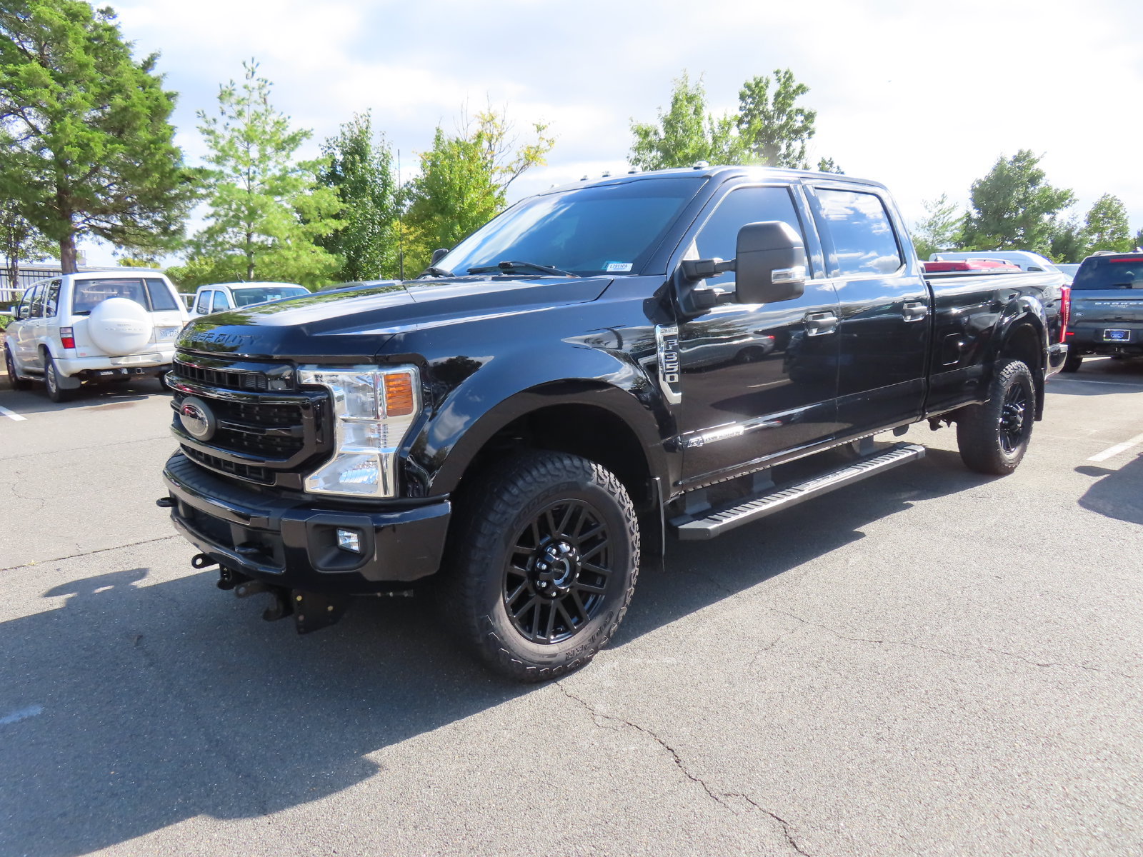 Certified 2022 Ford F350 XLT w/ Black Appearance Package AWD/4WD image 3