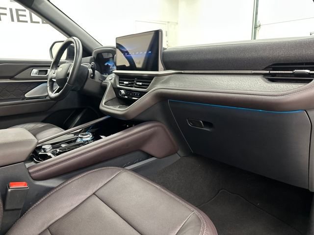 Certified 2025 Ford Explorer Platinum w/ LUX Leather Package image 11