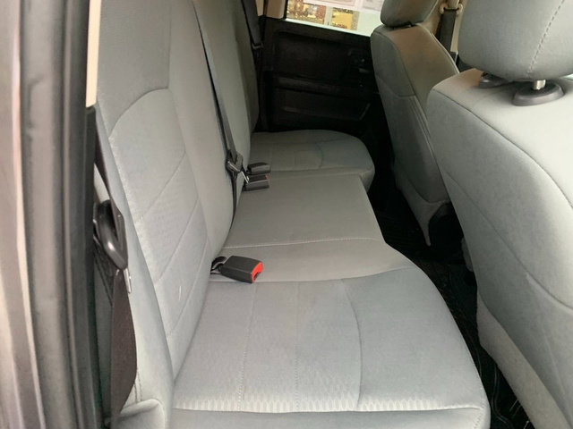Used 2018 RAM 1500 Express AWD/4WD image 16