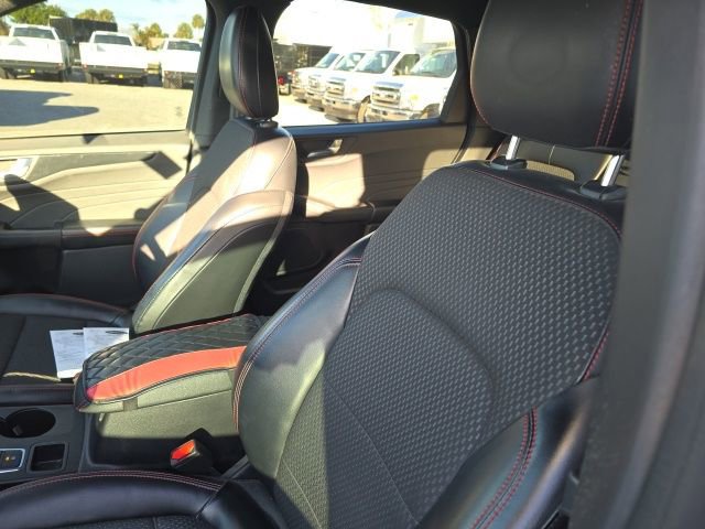 Certified 2023 Ford Escape ST-Line w/ Tech Pack #1 image 8