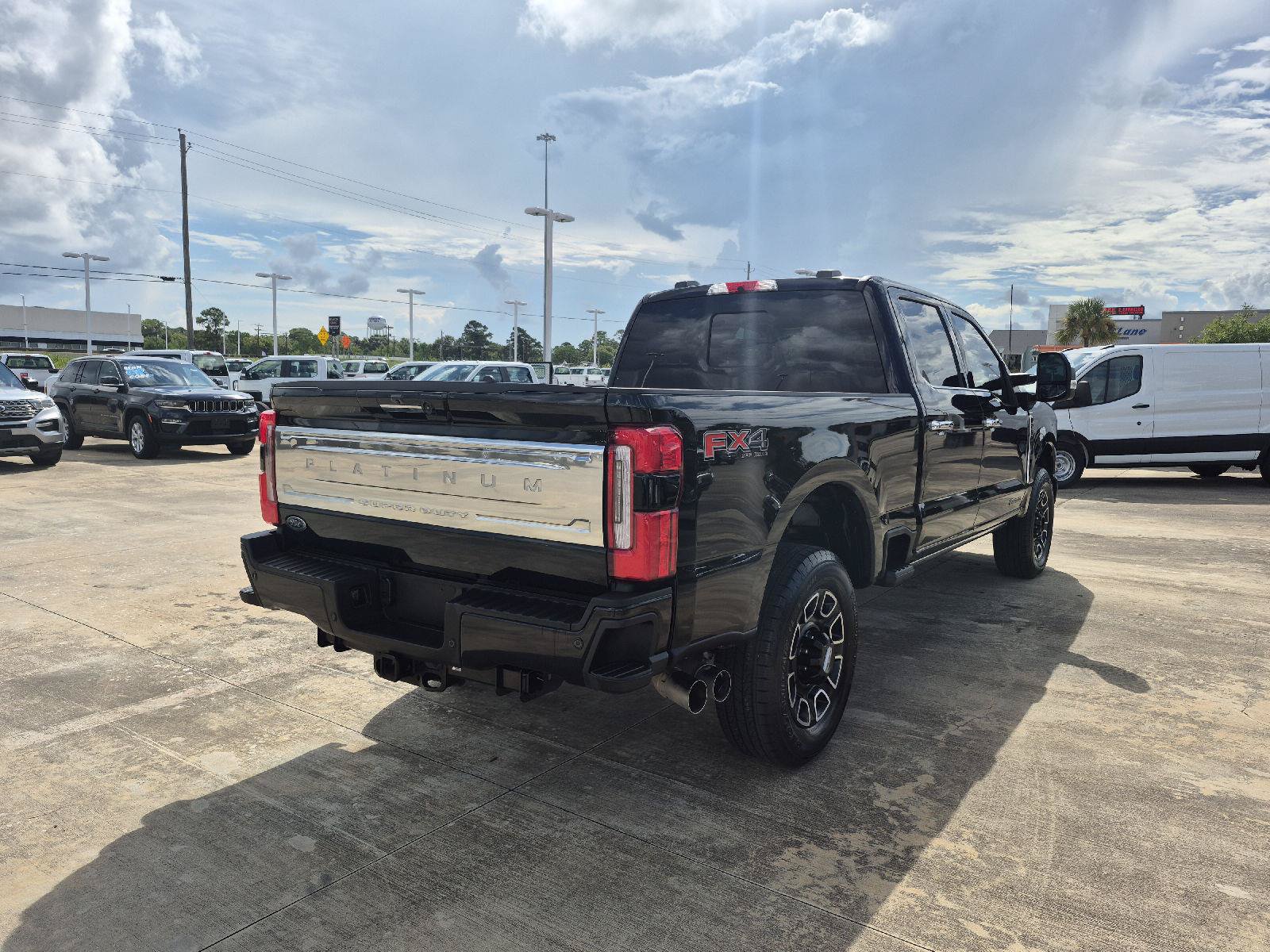 Certified 2024 Ford F250 Platinum w/ FX4 Off-Road Package AWD/4WD image 18