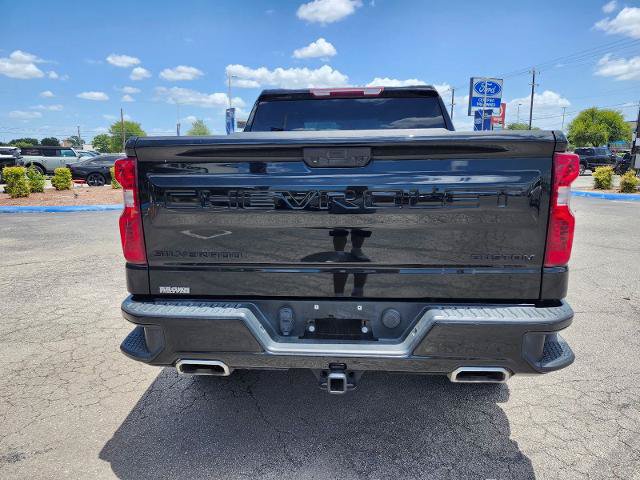 Used 2022 Chevrolet Silverado 1500 Custom Trail Boss w/ Midnight Edition AWD/4WD image 3