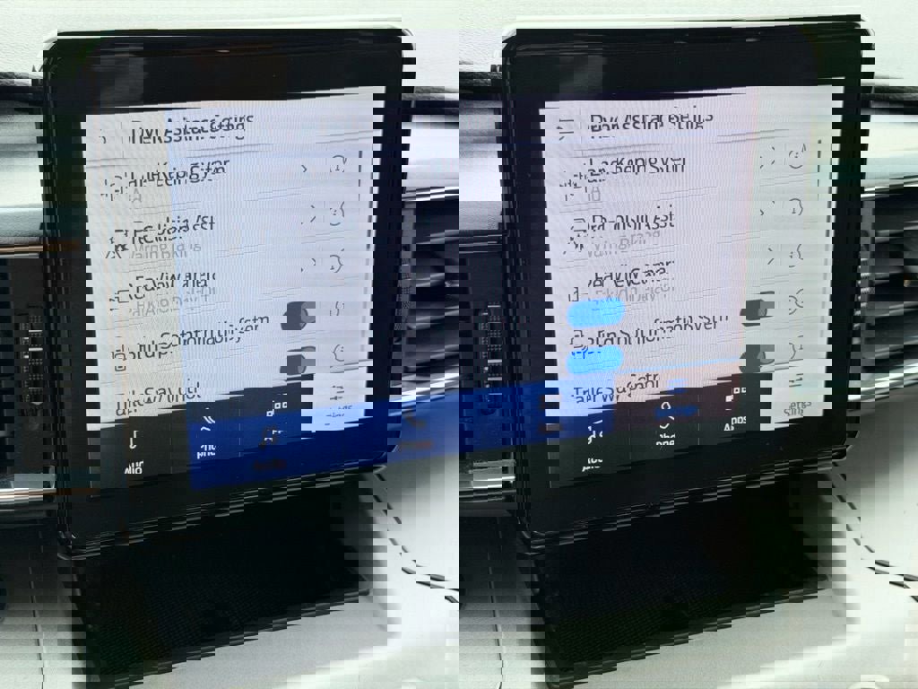 Certified 2022 Ford Explorer XLT w/ Equipment Group 202A image 37