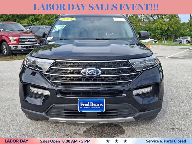 Certified 2023 Ford Explorer XLT w/ Equipment Group 202A AWD/4WD image 2