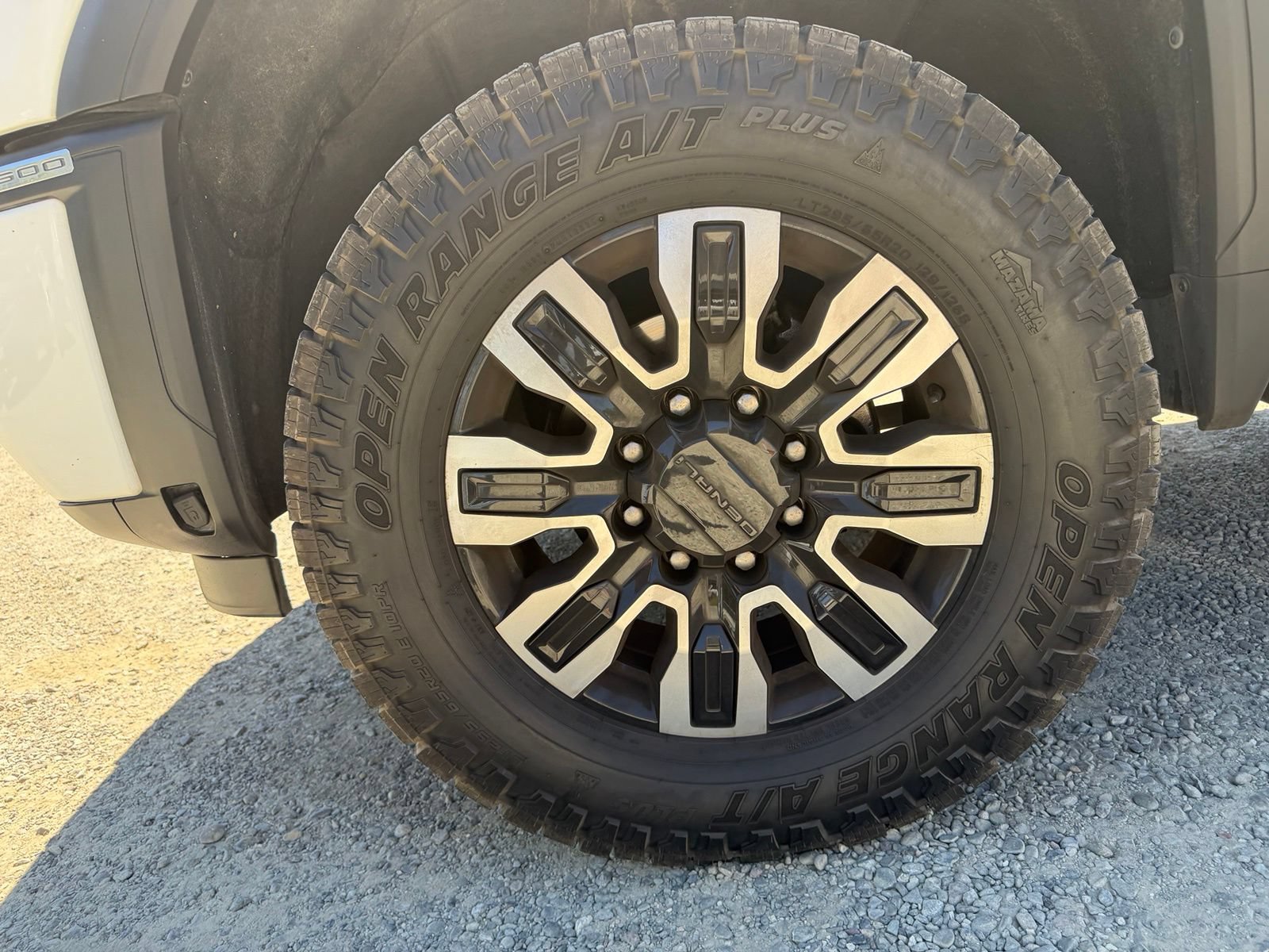 Used 2024 GMC Sierra 3500 Denali Ultimate AWD/4WD image 9