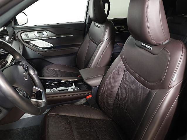 Certified 2025 Ford Explorer Platinum AWD/4WD image 8