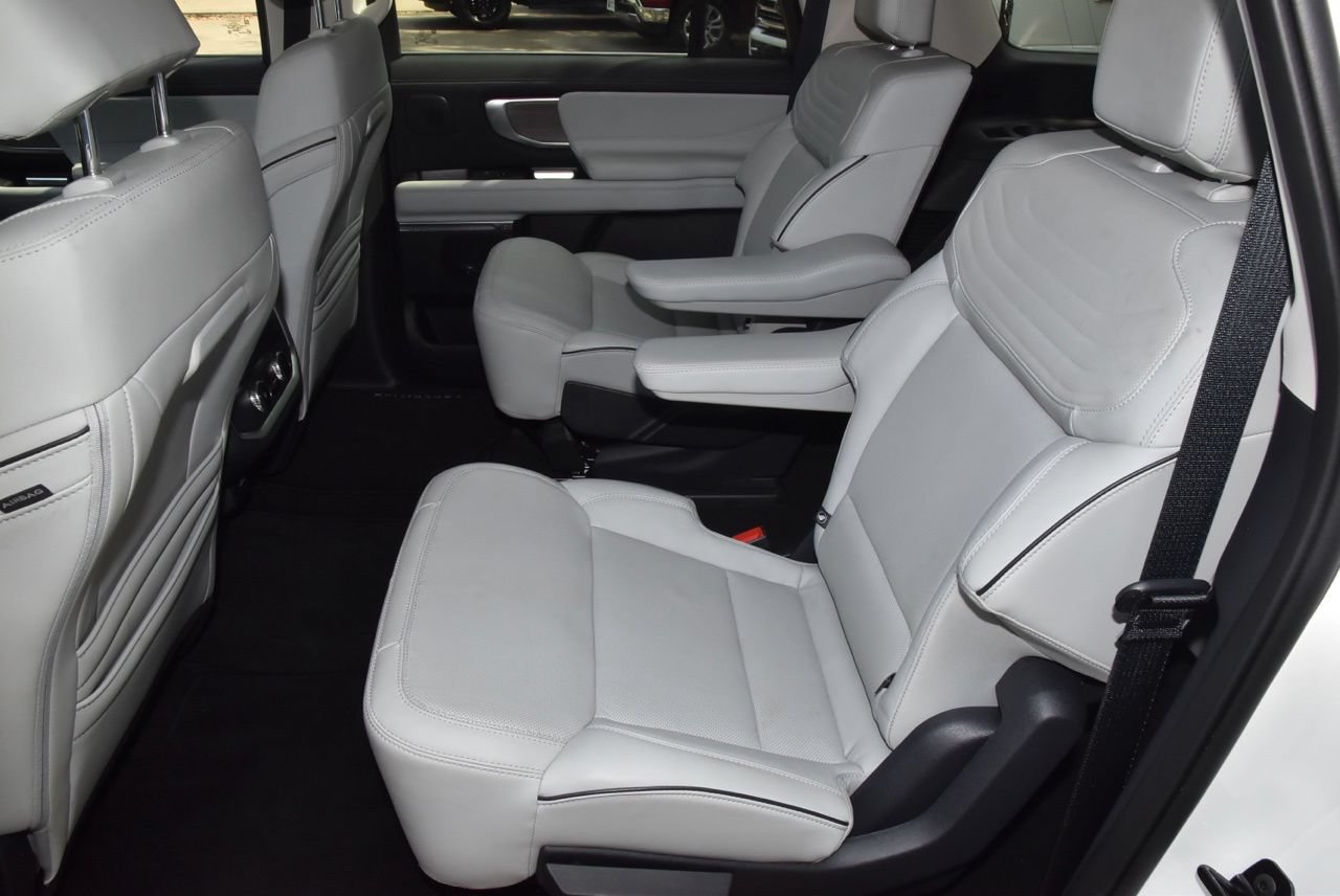 Certified 2025 Ford Expedition Max Platinum w/ Platinum Ultimate Package AWD/4WD image 14