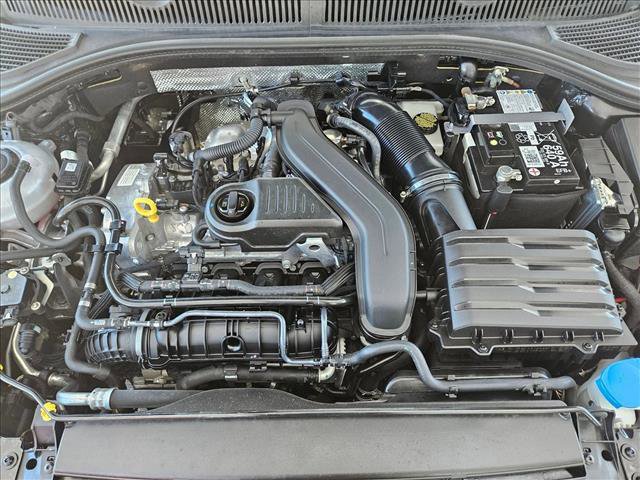 Used 2025 Volkswagen Jetta SE FWD image 21
