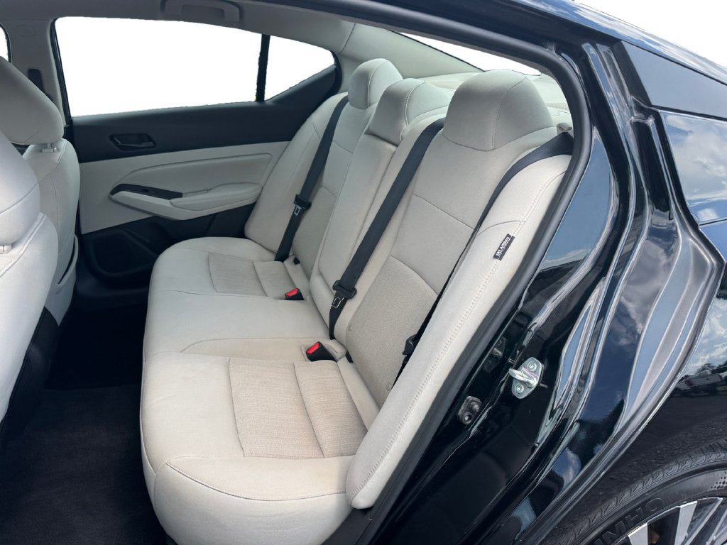 Used 2025 Nissan Altima 2.5 SV FWD image 18