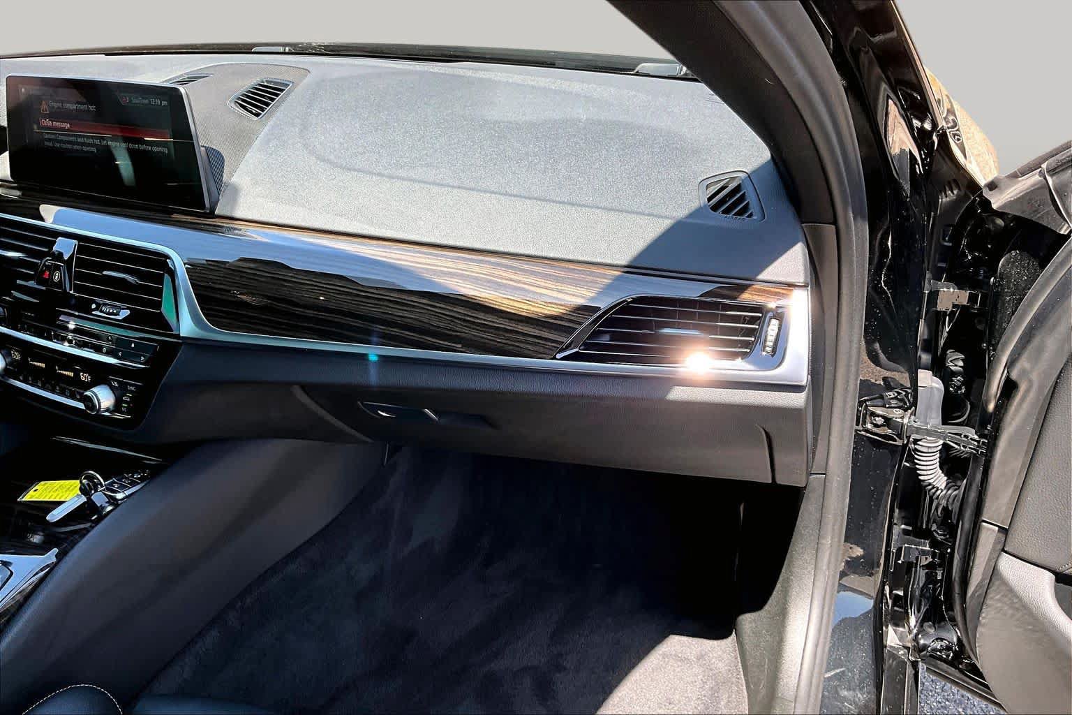 Used 2019 BMW 530i RWD image 19