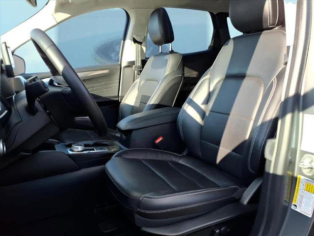 Certified 2022 Ford Escape Titanium w/ Class II Trailer Tow Package image 19