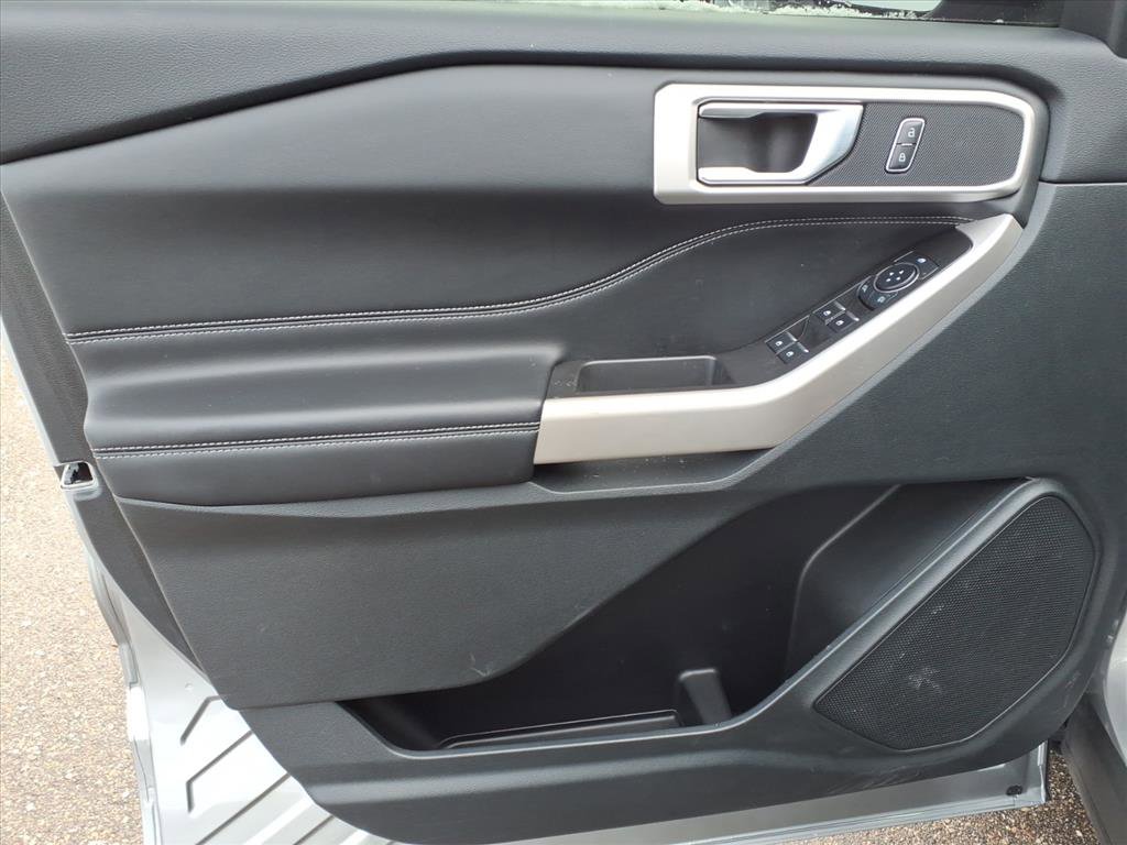 Certified 2024 Ford Explorer XLT w/ Equipment Group 202A image 14