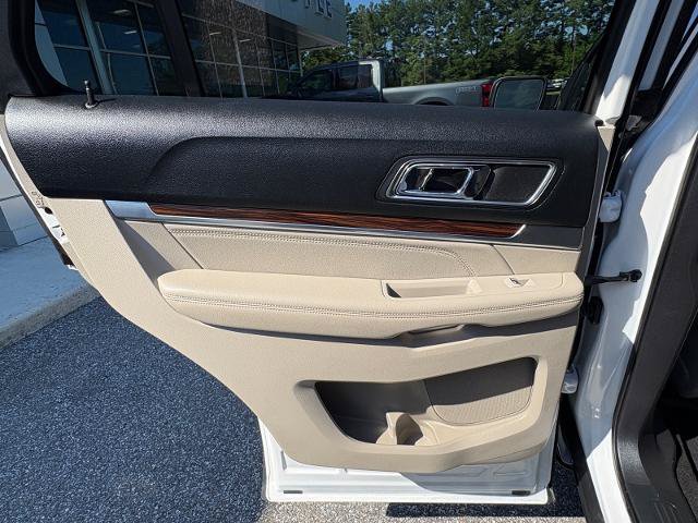 Certified 2018 Ford Explorer Limited w/ Equipment Group 301A FWD image 29