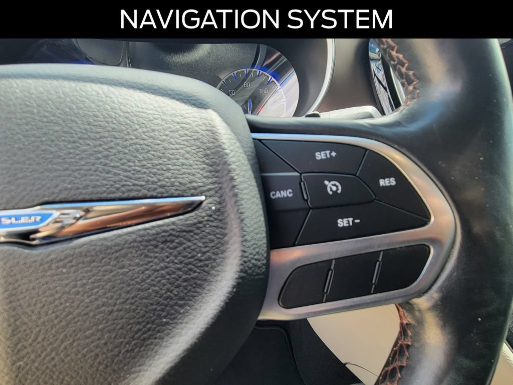 Used 2019 Chrysler Pacifica Touring-L FWD image 22
